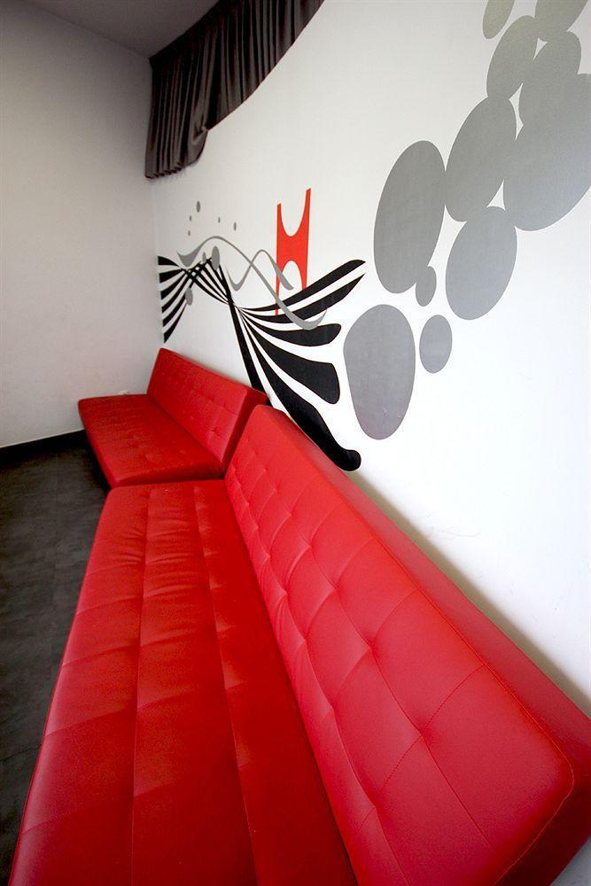 Botxo Gallery - Youth Hostel บิลเบา ภายนอก รูปภาพ