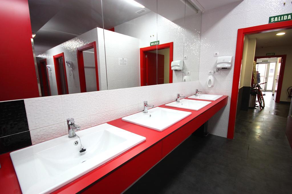 Botxo Gallery - Youth Hostel บิลเบา ภายนอก รูปภาพ